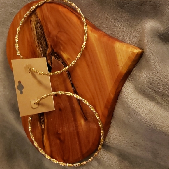 LARGE GOLD TONE EARRINGS - Picture 2 of 3